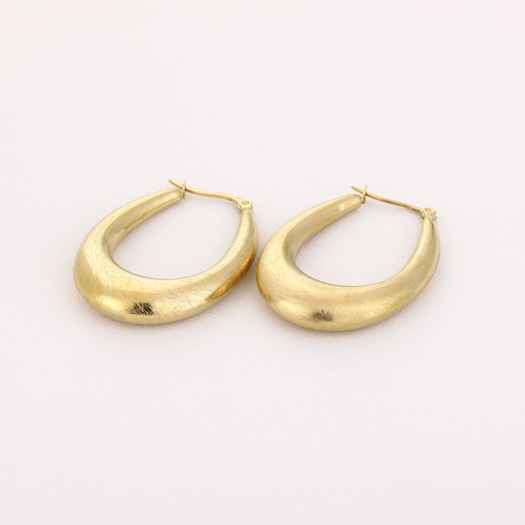Yennifer Hoops